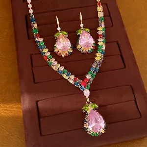 Conjunto de joyas vintage de circón con collar de gota colorido y pendientes a juego