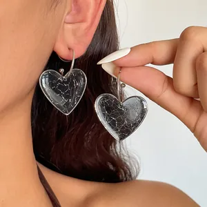 Boucles d'Oreilles Créoles Géométriques en Forme de Cœur en Résine Vintage Européenne Avec Tige en Argent pour Femmes Cadeau Bijoux Minimalistes