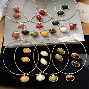Retro Oval Resin Alloy Jewelry Earrings Ring Choker Necklace Gold Plated Geometric Pendant Jewelry For Women Party Banquet