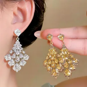 Boucles d'Oreilles Pendantes Élégantes en Forme d'Éventail en Strass pour Femmes Mode Losange Goccia d'Acqua Alliage Tige en Argent