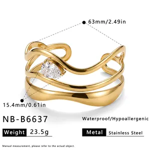 Gedetailleerde weergave van gouden roestvrijstalen armband met afmetingen en specs