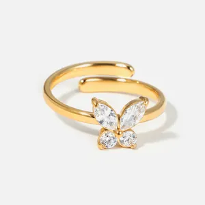 Elegante roestvrijstalen open ring met een sprankelend vlinderontwerp van zirkonia