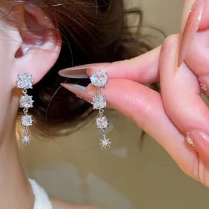 Boucles d'Oreilles Clous Gland Étoile en Zirconia de Luxe Avec Tige en Argent Cuivre Incrusté Zirconia pour Fête Femmes