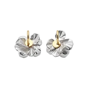 Boucles d'Oreilles Créoles Pétales de Fleurs Plaquées Or 14K pour Femmes Élégantes Boucles d'Oreilles Huggie Perles Artificielles Bijoux