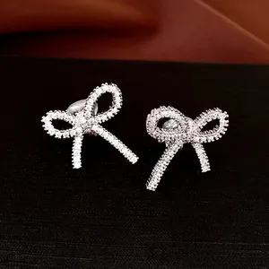 Boucles d'oreilles clips nœud en zircone élégantes pour oreilles non percées
