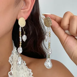 Vintage Gefaltetes Metall Geometrische Hängeohrringe Künstliche Barockperle Lange Quaste Silber Ohrringpfosten Schmuck Damen