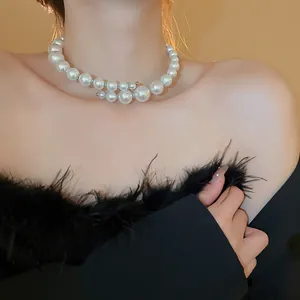 Elegante collana girocollo di perle irregolari in stile francese per donne alla moda