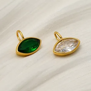 Elegantes colgantes de esmeralda marquesa y circón blanco con acero inoxidable dorado