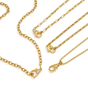 Set van vier gouden roestvrijstalen DIY-kettingen met decoratieve karabijnsluitingen