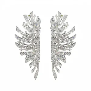 Boucles d'oreilles ailes en zircone cubique étincelantes pour mariages et soirées