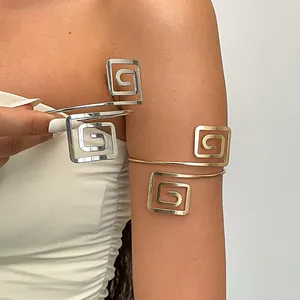 Bracelet de Bras Minimaliste Style Métal Carré Géométrique Ajouré en Spirale pour Femmes Bijoux de Mode Électroplaqués Or Argent