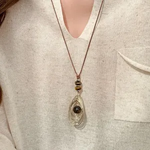 Vintage Neo-Chinees Legering Kunstmatige Tijgeroog Hanger Ketting Voor Dames Lichte Luxe Leren Koord Truiketting