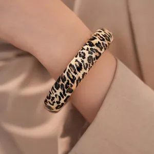 Leopard Print Resin Bangle For Women Simple Geometric Round Resin Bracelet European Style Fashion Jewelry Accessories