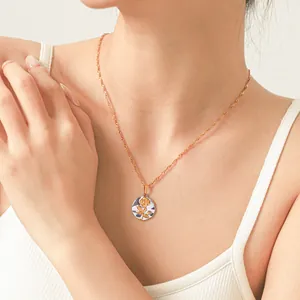 Vintage Roestvrij Staal Roos Bloem Reliëf Ronde Hanger Ketting Tweekleurige Goud Zilveren Sleutelbeen Ketting Sieraden