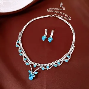 Ensemble collier et boucles d'oreilles en zircon bleu pour mariage et soirée