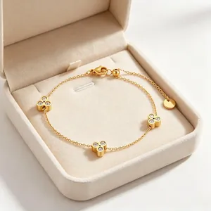 Titanstahl Armband Mit Dreifachem Blumendesign Für Damen Strass Verstellbare Dünne Kette Eleganter Schmuck Gold Silber Roségold Armband