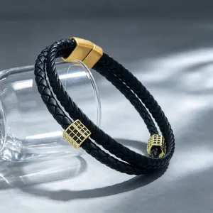 Herren-Armband aus zweilagigem schwarzem Ledergeflecht mit goldenen Zirkonia-Akzenten