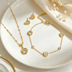 Gioielli di Lusso in Acciaio al Titanio con Numeri Romani Collana Bracciale Orecchini con Strass Oro Argento per Donna