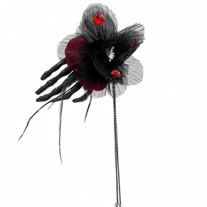 Fermaglio Gotico per Capelli Fiore Scuro Mano di Scheletro in Acrilico Nappina Lunga a Catena Ciondolo a Goccia d'Acqua Rosso Accessorio Halloween
