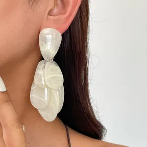 Vintage white marbled resin water drop dangle earrings for women elegant style