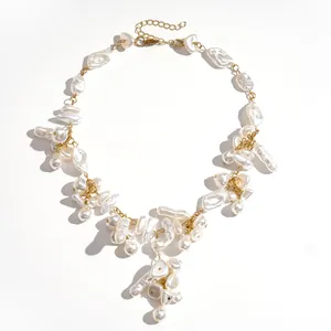 Elegante Vintage-Halskette mit unregelmäßigen Barockperlen, Quasten und Goldkette