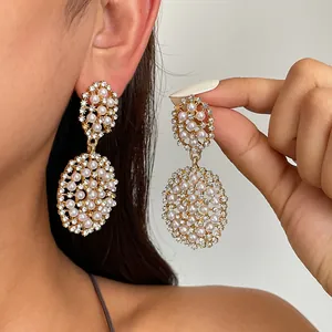 Boucles d'Oreilles Pendantes Élégantes Européennes En Forme De Double Ovale Ajouré Avec Strass Et Perle Artificielle Et Tige En Argent Pour Bijoux De Banquet Femme