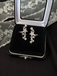 Bagues d'oreilles étoiles étincelantes en zircone pour oreilles non percées en coffret