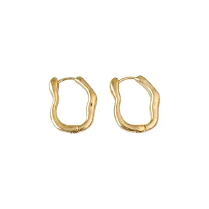 Europese Onregelmatige Golf Oorknopjes Voor Vrouwen Minimalistisch Koper Goud Zilver Verguld Niche Ontwerp Sieraden