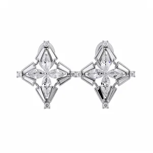 Orecchini a Clip a Forma di Fiore di Trifoglio in Zirconia Placcati in Oro 18K per Donna Orecchini Eleganti Senza Buco