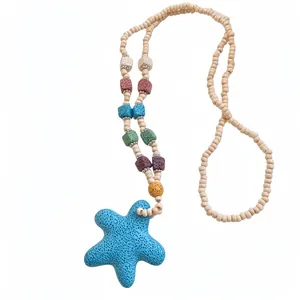 Collar de cuentas de colores hecho a mano con colgante de estrella de mar de lava azul