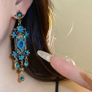 Vintage Boheemse hangoorbellen met blauwe strass-steentjes en elegant franje-ontwerp voor haar