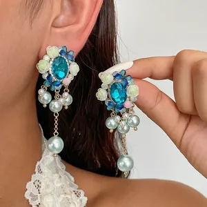 Orecchini Pendenti di Lusso in Lega Resina Fiore Farfalla Nappina Con Perno in Argento Sterling 925 Strass Perla Artificiale per Donne