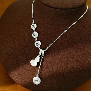 Collier en argent plaqué or 18 carats avec caractère Fu évidé et pendentif gourde en coquillage