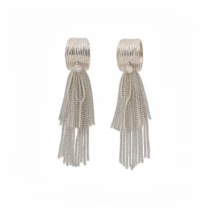 Minimalistische Metall Plissierte Zweischichtige Quastenohrstecker Für Frauen Nischen-Design Temperament Langer Baumelnder Schmuck
