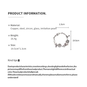 Détail du bracelet à pendentif fleur en zircon et perle avec ses dimensions réelles