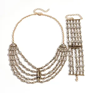 Bohemian mehrlagiges goldenes Halsketten und Armband Set mit funkelnden Strass Lippen