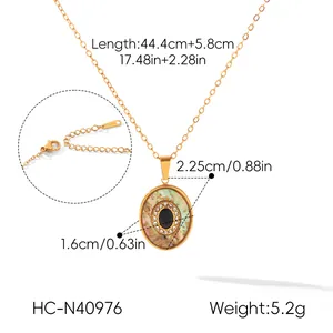 Gedetailleerde weergave van de ovale abalone hanger ketting met exacte maatvoering details
