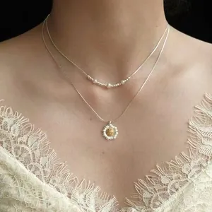 Collana a Doppio Strato in Stile Francese Con Ciondolo a Fiore di Margherita in Perla Artificiale Squisita Catena a Clavicola in Lega di Strass Per Donna