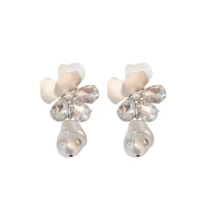 Französische Vintage Blume Künstliche Perle Tropfenohrringe Leichter Luxus Eingelegter Strass Hochwertige Stahl Ohrringpfosten Schmuck Damen