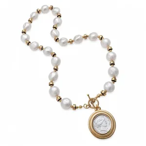 French Vintage Artificial Pearl Beaded Necklace For Women Luxury Electroplated Alloy Relief Portrait Coin Pendant Toggle Clasp Necklace Jewelry