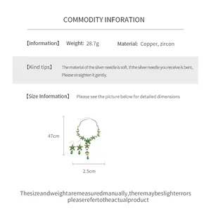 Spécifications détaillées de l'ensemble collier et boucles d'oreilles fleur en zircone verte.