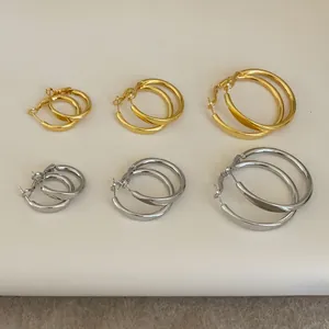Minimalistische glatte runde Creolen in Gold und Silber, in drei Größen erhältlich