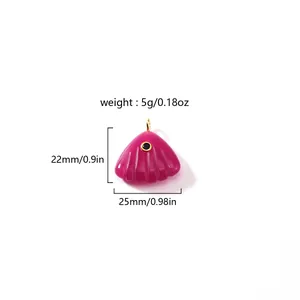 Detailansicht eines rosa muschelförmigen Edelsteinanhängers, Größe 25x22mm