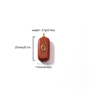 Detail eines rechteckigen Goldstein-Anhängers mit Maßen von 25 mm und 3,7 g Gewicht