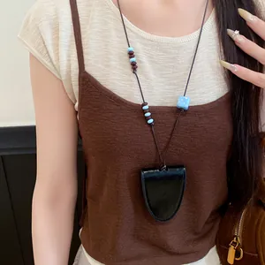 Long collier pendentif en cuir élégant avec perles pour porte-clés ou attache pour lunettes