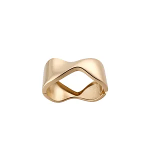 Western Style Alloy Wrinkled Bangle For Women Geometric Matte Gold Silver Electroplated Rhinestone Open Cuff Fashion Jewelry