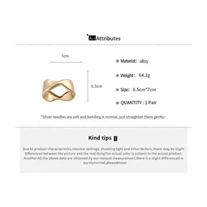 Detailed size guide for gold matte wavy metal cuff bracelet showing alloy material specs