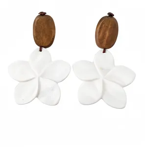 Holz Muschel Blume Ohrstecker Mit Silber Ohrringpfosten Elegante Tropische Strand Urlaub Stil Handgefertigte Blumenschmuck Für Damen