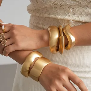 Matte Gold Irregular Geometric Bangle Bracelet For Women Vintage Punk Metal Style Twisted Wave Open Cuff Bracelet Jewelry Accessory