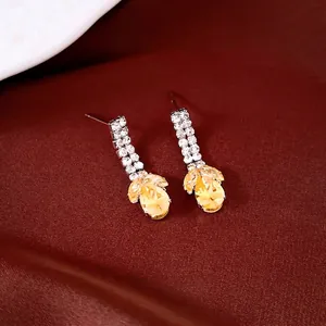 Elegante druppelvormige zirkoon oorbellen met verzilvering voor avondfeesten en formele gala's